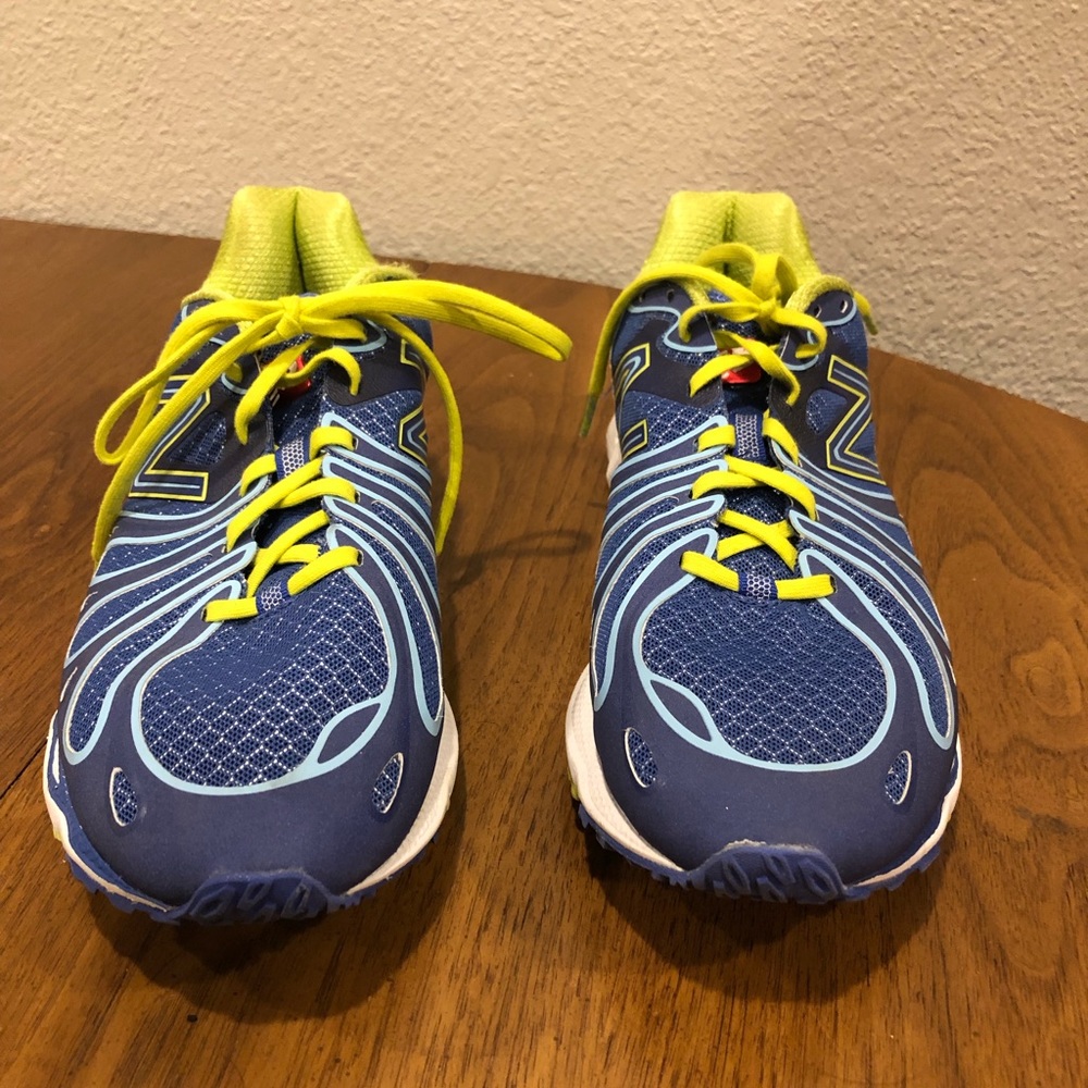New Balance Running Shoes - Picture 2 of 4